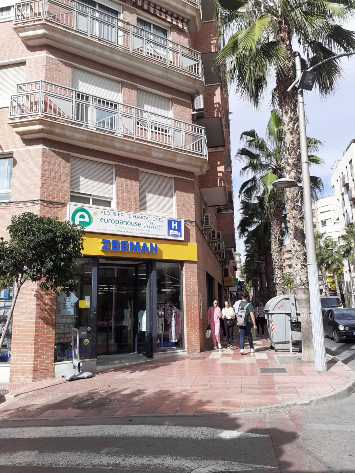Europa House Village San Vicente Raspeig Екстериор снимка